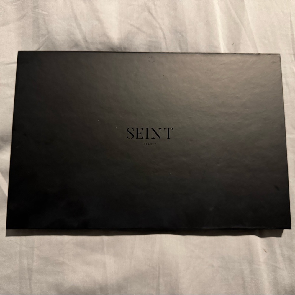 Seint Beauty Black Makeup Palette